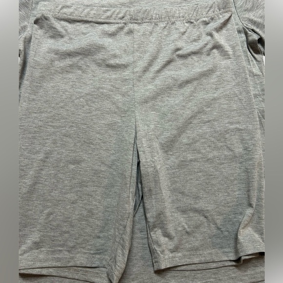Gray T-Shirt and Shorts Set with Lip Graphic, Size L, NWOT - Picture 4 of 4